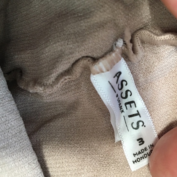 Assets By Spanx High Waisted Shaping Short 3 - Picture 6 of 6